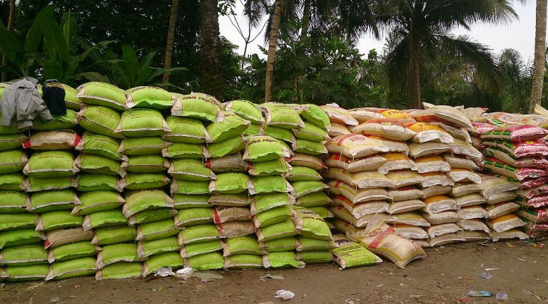 Court bans Customs from confiscating rice outside land, other borders
