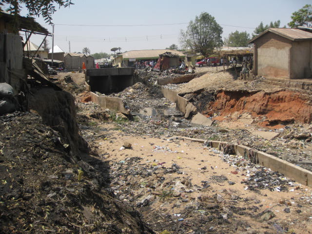 In Herwa Gana, which extends to Kasuwan Makera, the shoddy work done has become a curse rather than blessing to residents