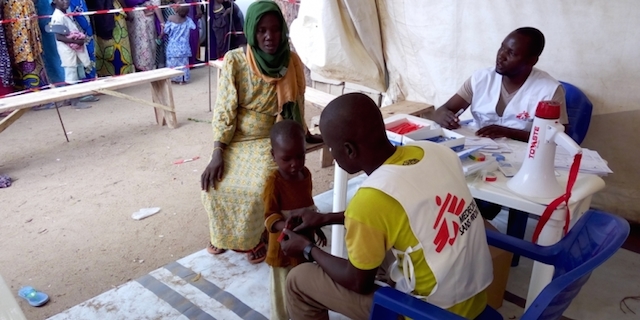 MSF staff provide care for IDPs