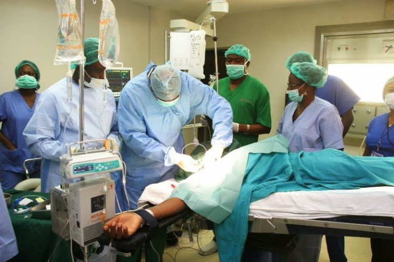 Doctors in 11 Federal Medical facilities receive hazard allowance from FG, strike continues