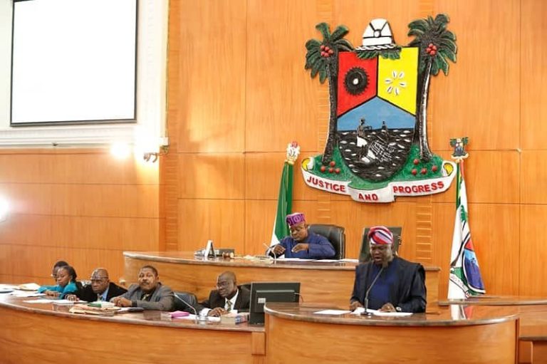 After stand-off with lawmakers, Ambode presents 2019 budget to Lagos Assembly