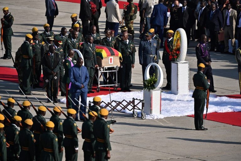 Mnangagwa pays tribute to Mugabe, as body arrives Zimbabwe