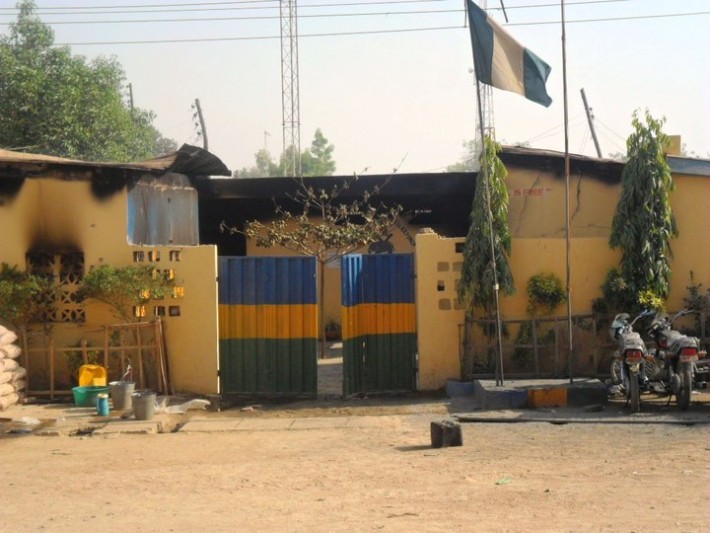 Nigeria police bail civilians