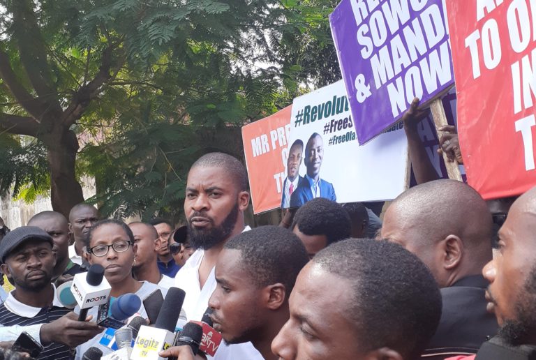 VIDEO: Gunshots, tear-gassing as DSS operatives disperse protesters seeking Sowore’s release