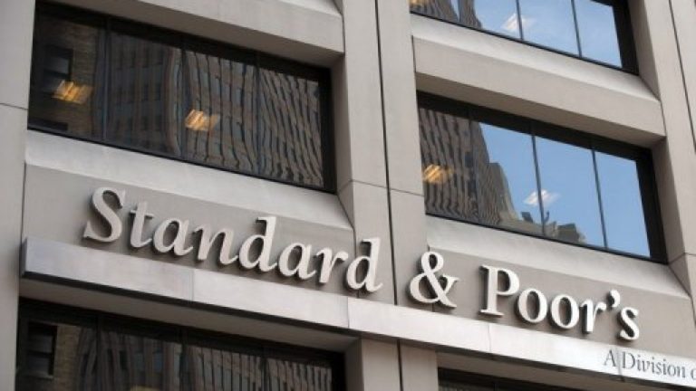 Nigeria’s credit rating drops to negative