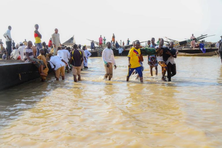 Boat capsizes in Niger State, 100 passengers missing