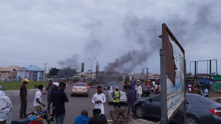 Youths protest against EFCC raid in Osun