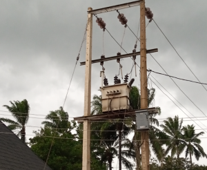 The grounded pole-mounted transformer at one of the communities IN Enugu-Ezike. Photo by Sodiq Ojuroungbe