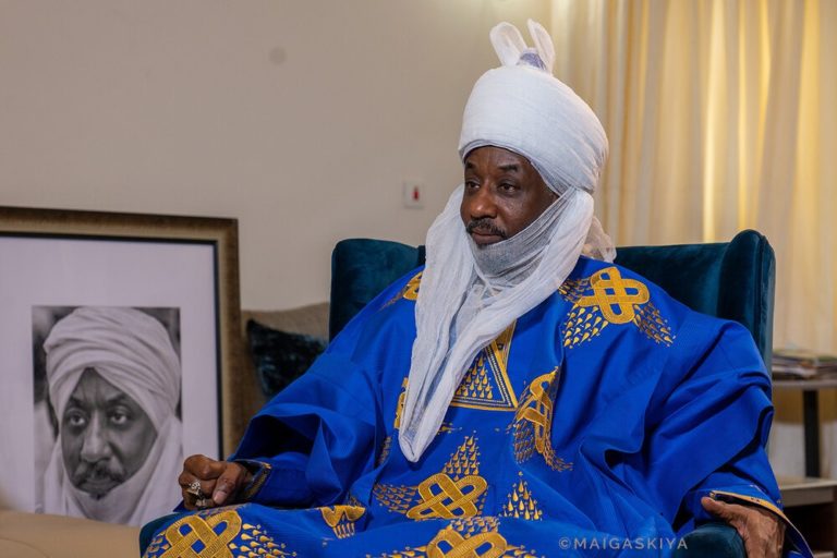 Sanusi receives appointment letter as Kano emir, despite court order