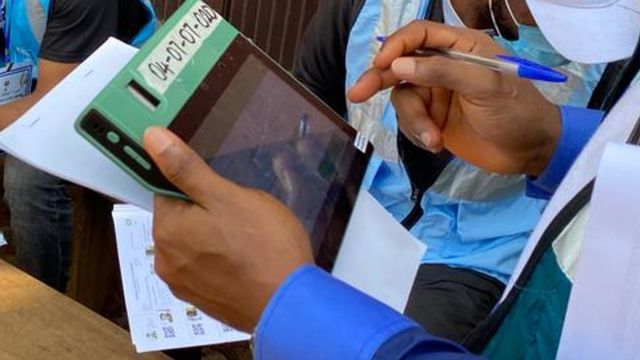 BBC Bimodial Voting Accreditation System: Gịnị bụ 'BVAS' butere ọgbatuhie na ntuliaka Anambra Novemba 6? - BBC News Ìgbò