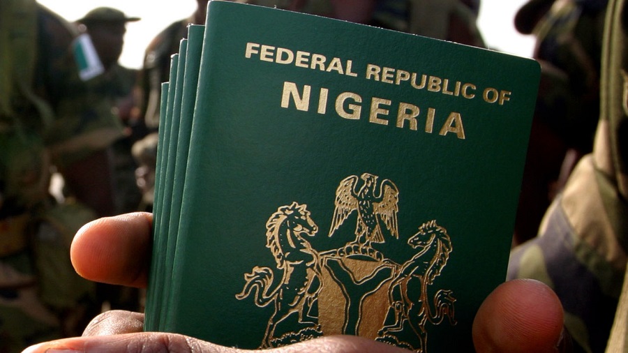 El pasaporte nigeriano ocupa el puesto 98 de 199 países, por debajo de otros países como Chad, Níger, etc.