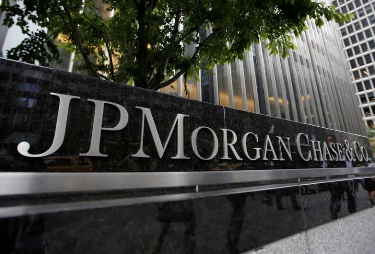 JP Morgan warns naira could hit ₦1,700/$1 if oil prices keep falling