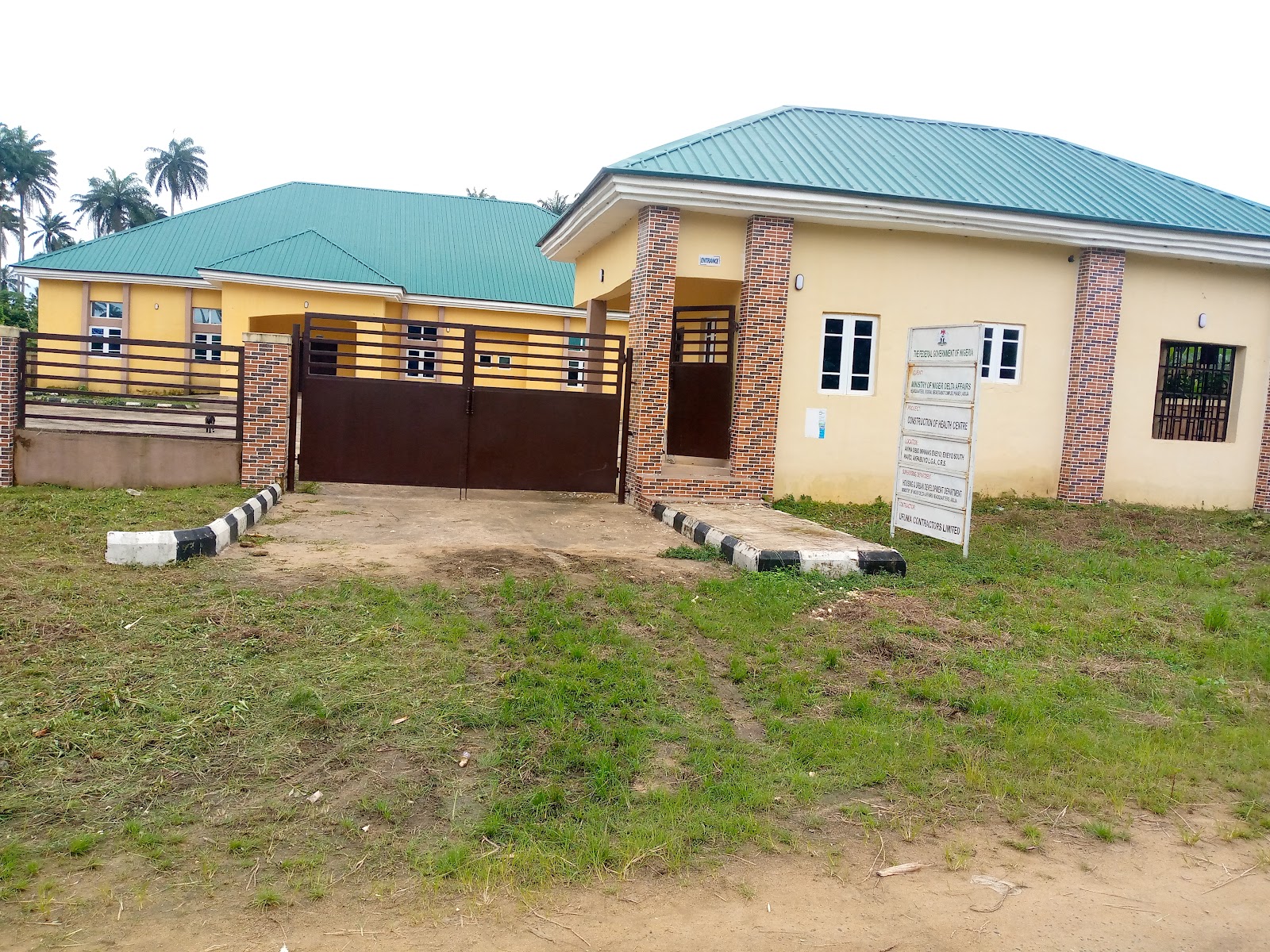 Caption:Constructed health centre in Eneyo south-ward in Akpabuyo local government area. PhotoCredit: Kehinde Ogunyale.