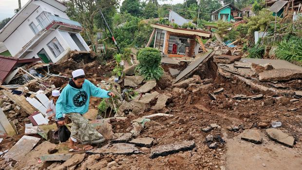 UNICEF mourns death of 100 children in Indonesia earthquake