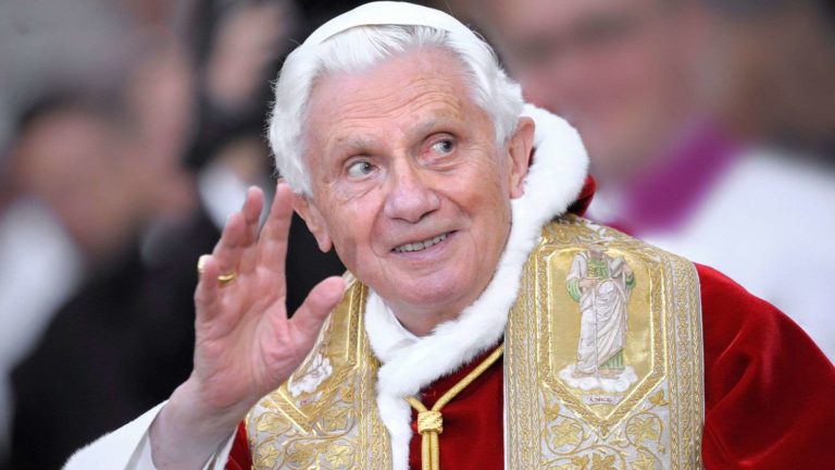 Pope Francis to conduct funeral for Pope Benedict on January 5
