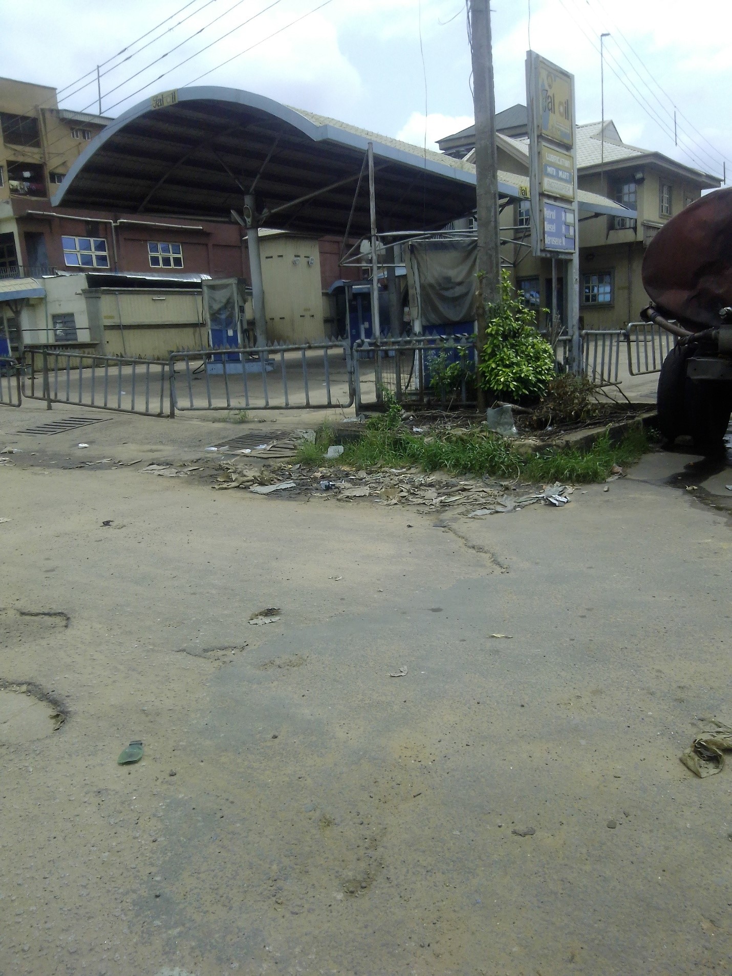 A filling station shut down at 3-3, Onitsha