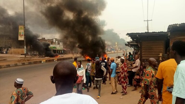 Naira scarcity: Protesters raze three banks in Ogun