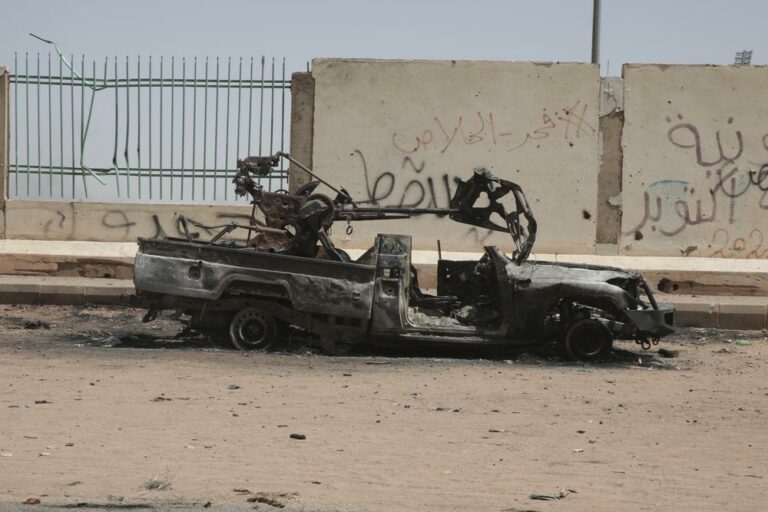 Sudan crisis: FG unable to evacuate Nigerians as ceasefire calls fail