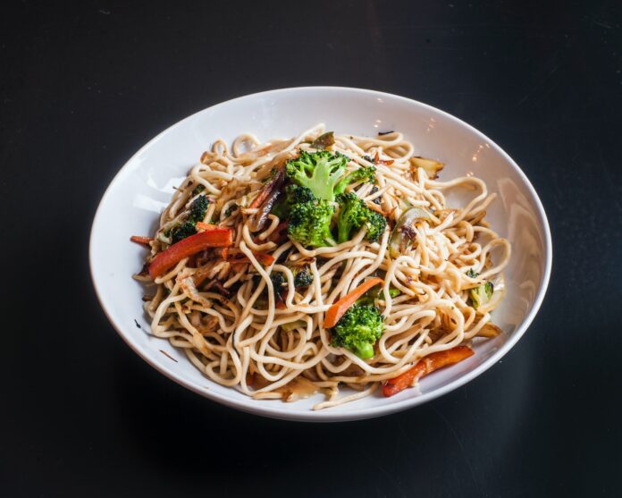 A plate of noodles. Photo by Riccardo Bergamini on Unsplash