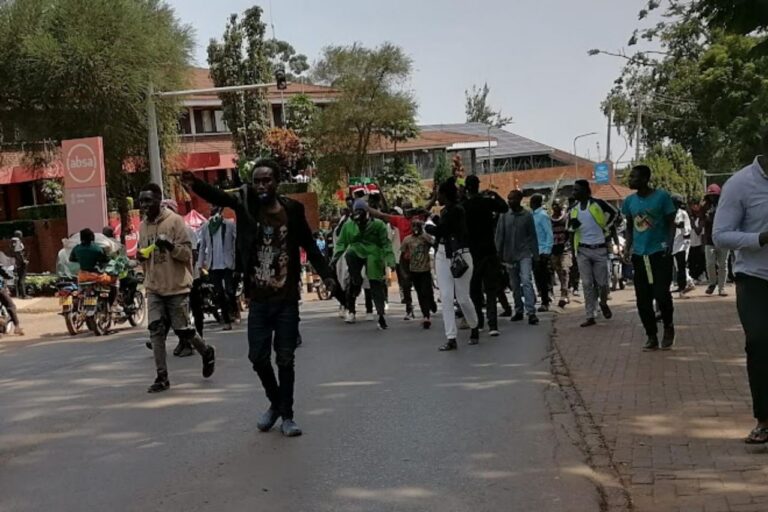 Again, police fire teargas at protesters in Kenya