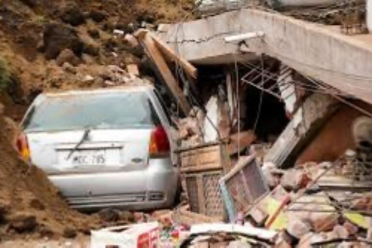 Landslide kills 6 in Ecuador, 30 missing