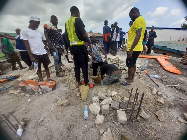 Restaurant workers, customers trapped as building collapses in Lagos