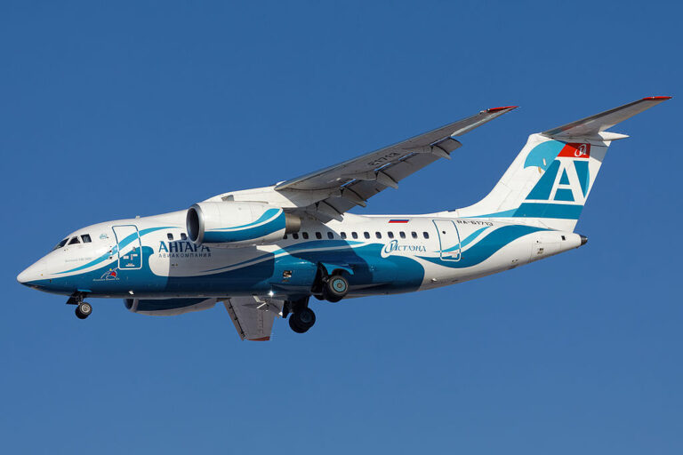 Scores dead as Russian plane crashes near China border