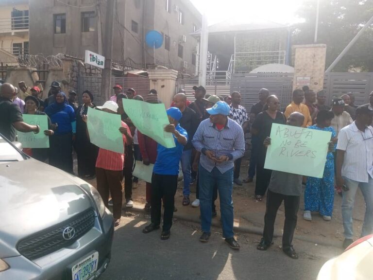 Strike: irate FCT workers dismiss court ruling, direct members to ‘sit at home’