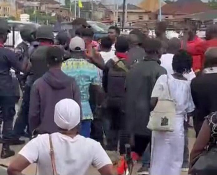 Fight breaks out as APC running mate arrives Deputy Gov’s polling unit